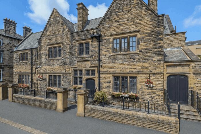 3 Bedroom Town House To Rent In Raglan Street, Harrogate, HG1