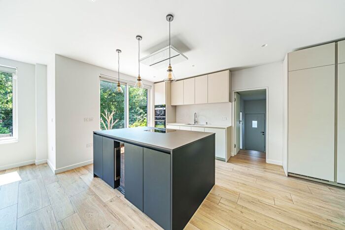 5 Bedroom Detached House To Rent In Abbotswood, Guildford, GU1