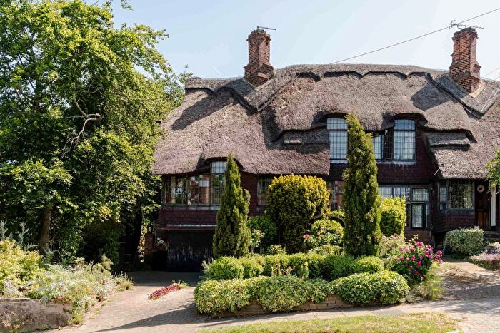 4 Bedroom Semi-Detached House For Sale In Buck Lane, Kingsbury, London, NW9