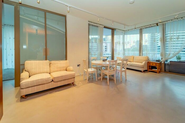 2 Bedroom Flat To Rent In Park Drive, London, E14