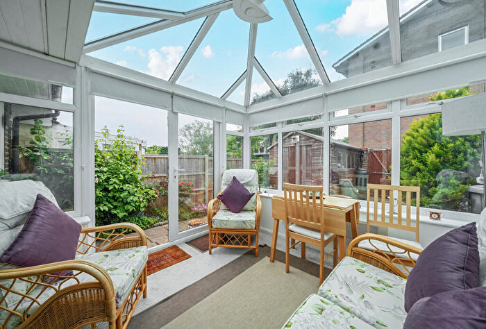 2 Bedroom Bungalow For Sale In Southwood Close, Worcester Park, KT4