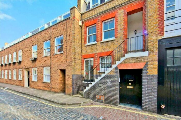 3 Bedroom Flat To Rent In Weymouth Mews, London, W1G