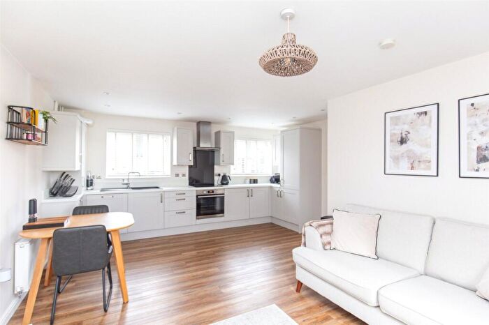 2 Bedroom Apartment For Sale In Sheaves Park, Bristol, BS10