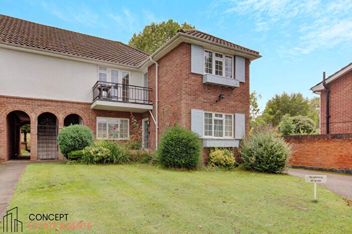 3 Bedroom Flat To Rent In Worcester Road, Sutton, SM2