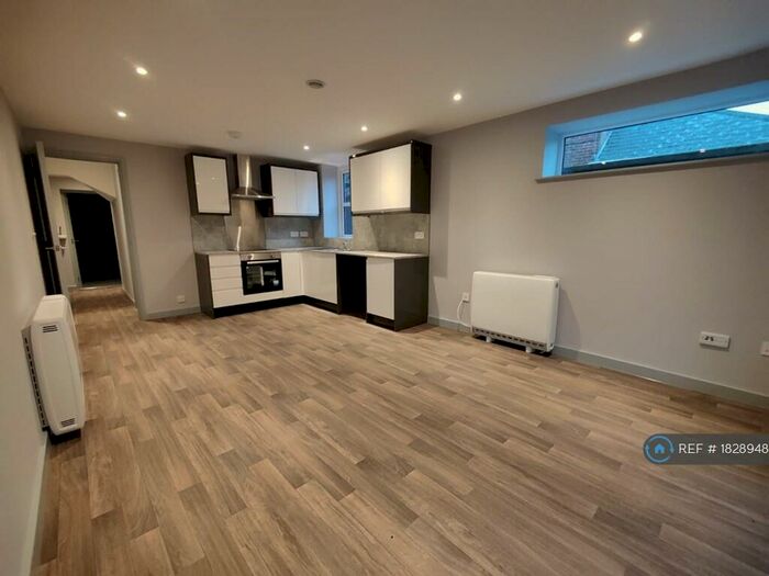 2 Bedroom Flat To Rent In Ashley Road, Poole, BH14