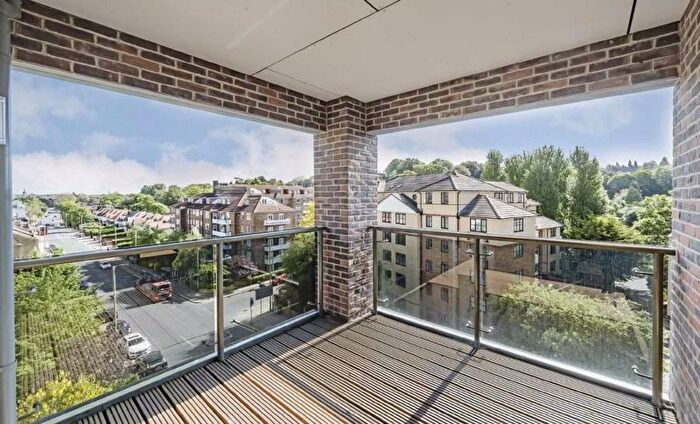 2 Bedroom Flat To Rent In Finchley Road, London, NW11