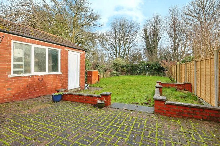 3 Bedroom Semi-Detached House For Sale In Wolfreton Lane, Willerby, Hull, HU10