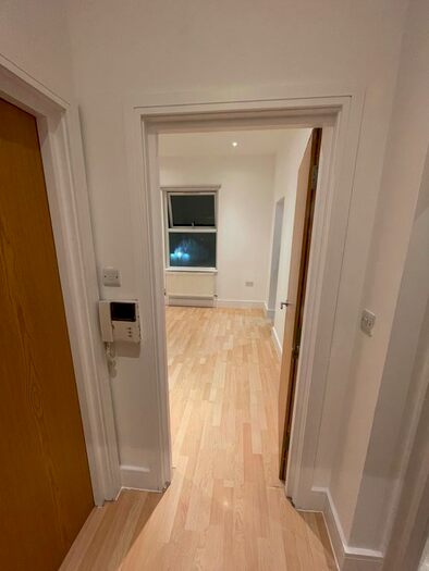 1 Bedroom Flat To Rent In Norbury Avenue, Thornton Heath, CR7