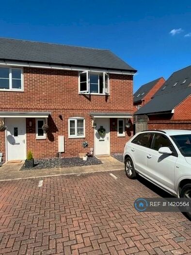 2 Bedroom End Of Terrace House To Rent In Roe Gardens, Reading, RG7