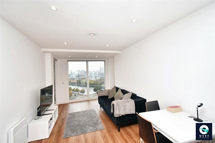 2 Bedroom Property For Sale In The Gateway, Trafford Rd, Salford, M5