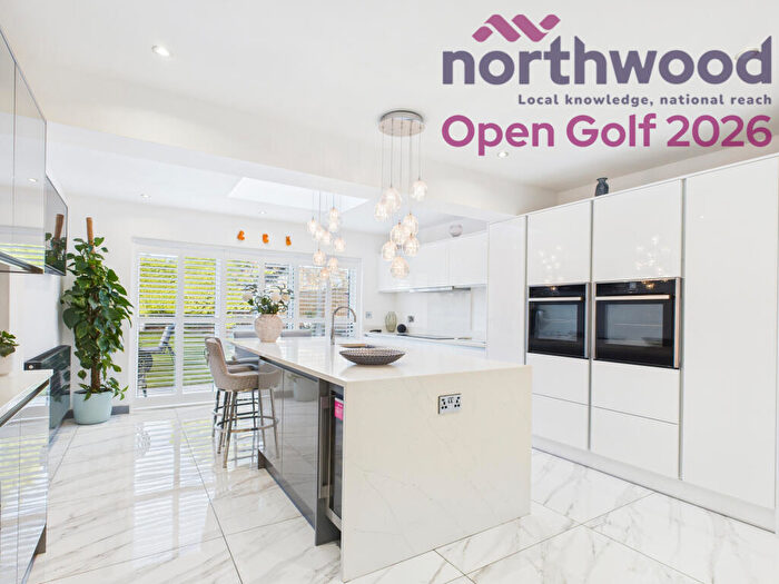 4 Bedroom Semi-Detached House To Rent In Open Golf £k Per Week Lynton Roa, Birkdale, Southport, PR8