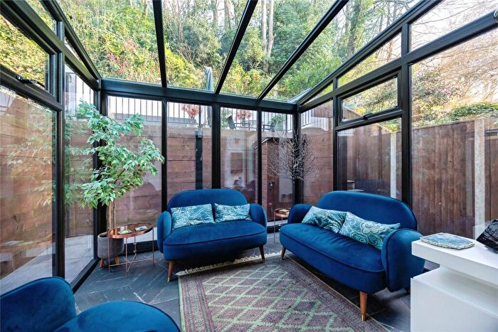 3 Bedroom House For Sale In Valley View, Godalming, Surrey, GU7