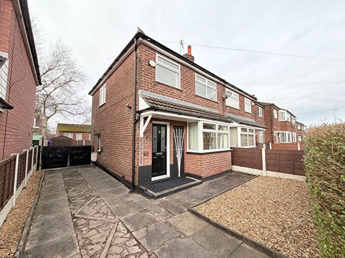 2 Bedroom Terraced House To Rent In Vicarage Road, Ashton-Under-Lyne, OL7