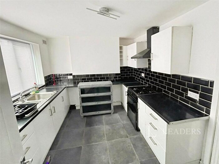 2 Bedroom Semi-Detached House To Rent In Beecher Road East, B63