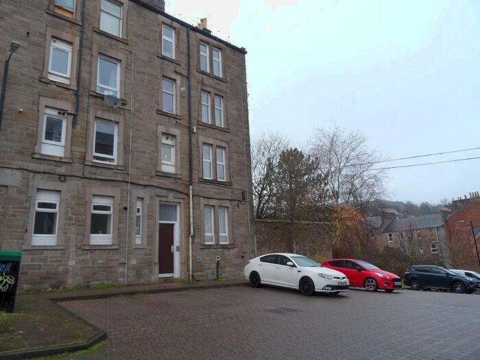 2 Bedroom Flat To Rent In Black Street, West End, Dundee, DD2