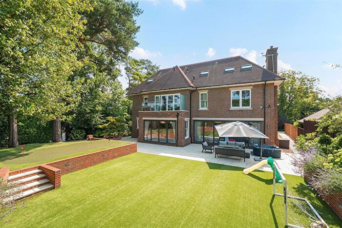 7 Bedroom Detached House For Sale In The Chase, Kingswood, KT20
