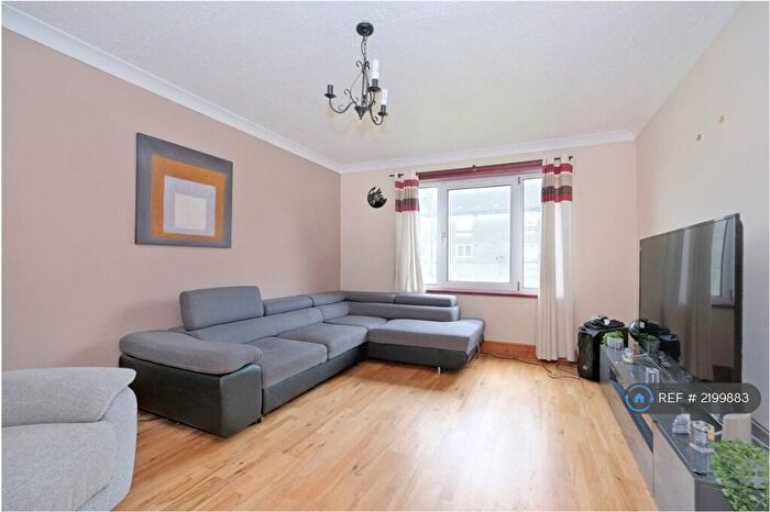 2 Bedroom Flat To Rent In Arnage Crescent, Aberdeen, AB16