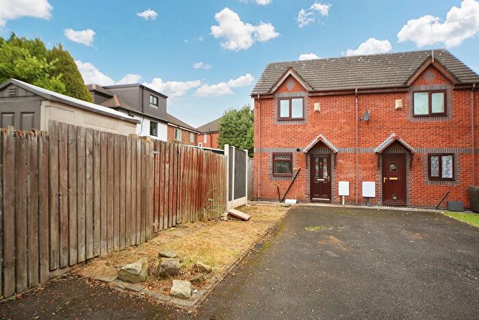 2 Bedroom Semi-Detached House To Rent In Finlay Court, Wigan, WN5