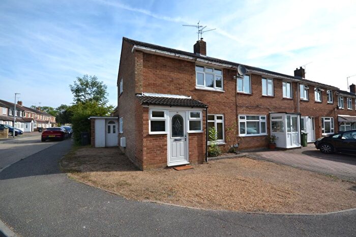 2 Bedroom End Of Terrace House To Rent In Latchetts Shaw, Basildon, SS16