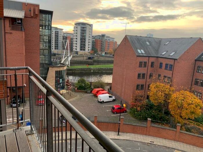 2 Bedroom Apartment To Rent In Trinity One, East Street, LS9