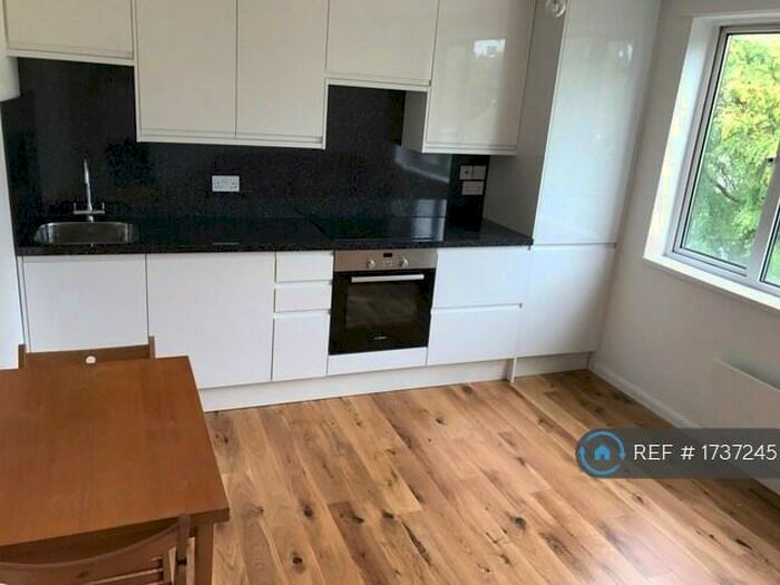 2 Bedroom Flat To Rent In Liverpool Road, London (Islington), N7