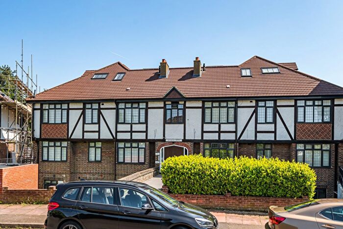 1 Bedroom Flat To Rent In Foxgrove Avenue, Beckenham, BR3