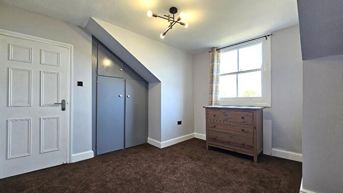 1 Bedroom Flat To Rent In Lewisham Way, London, SE4