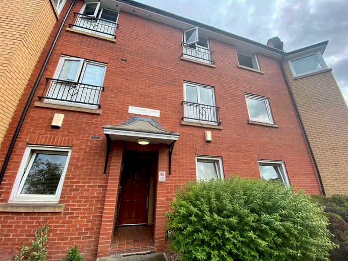 3 Bedroom Flat To Rent In Whiteoak Road, Fallowfield, M14