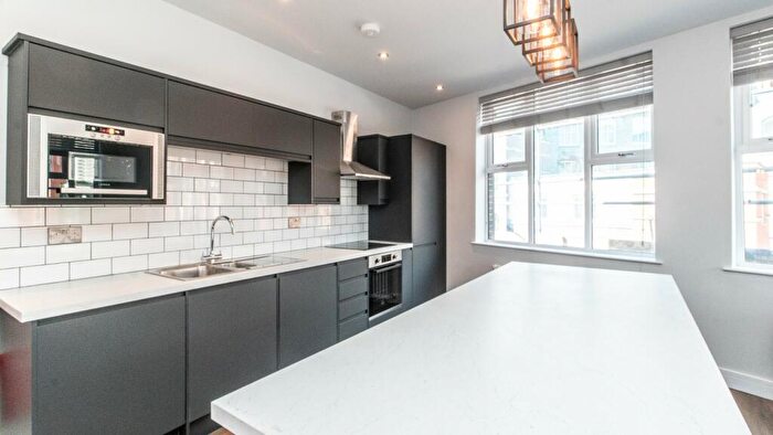 3 Bedroom Flat To Rent In - St Mary's Gate, Nottingham, Nottinghamshire, NG1