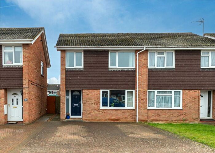 3 Bedroom Semi Detached House For Sale In Goldsmith Drive, Newport Pagnell, Buckinghamshire, MK16