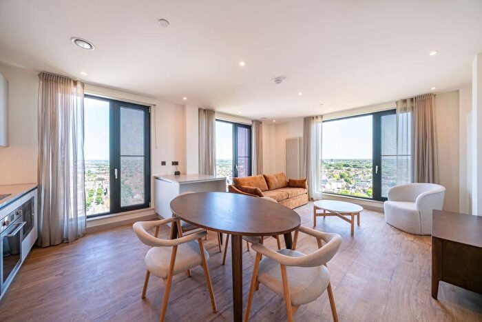 2 Bedroom Flat To Rent In The Eades, Selborne Road London, E17