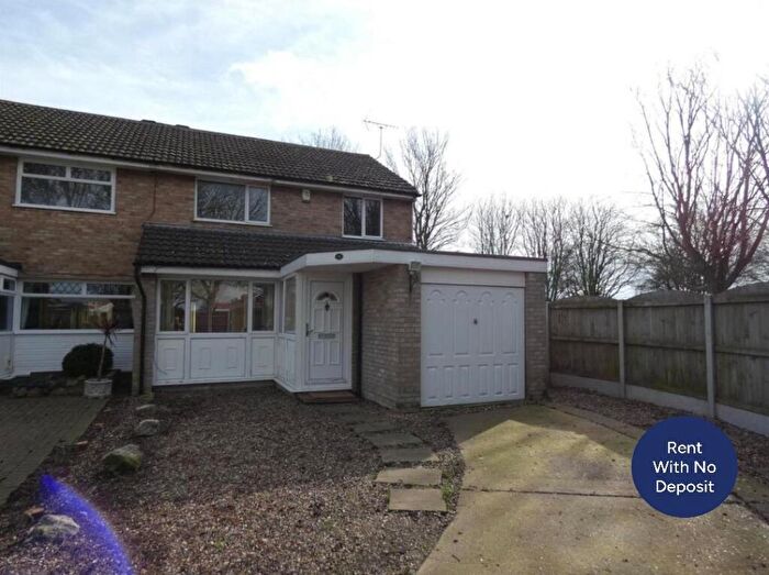 3 Bedroom Semi Detached House To Rent In The Pines, Broadstairs, Kent, CT10
