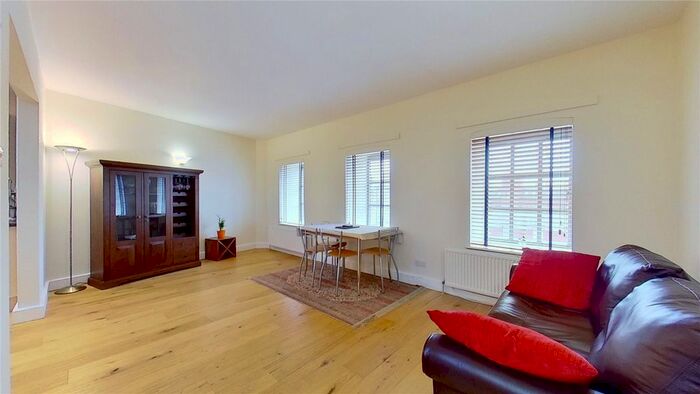 2 Bedroom Flat To Rent In Patriothall, Edinburgh, EH3