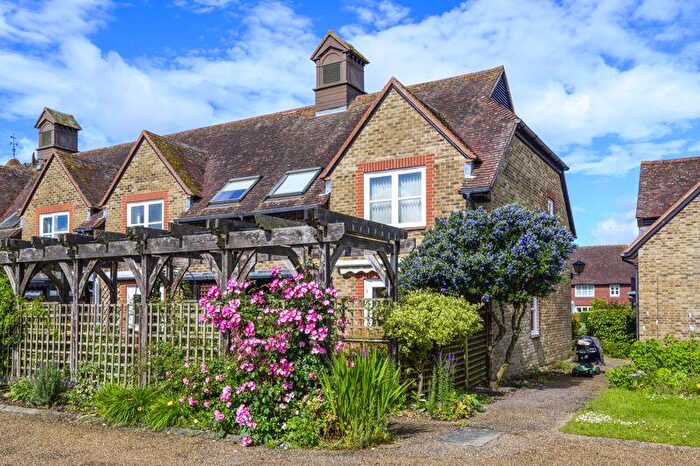 2 Bedroom Cottage For Sale In Bluecoat Pond, Horsham, RH13