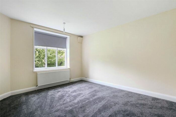 1 Bedroom Flat To Rent In Haslemere Road, London, N8