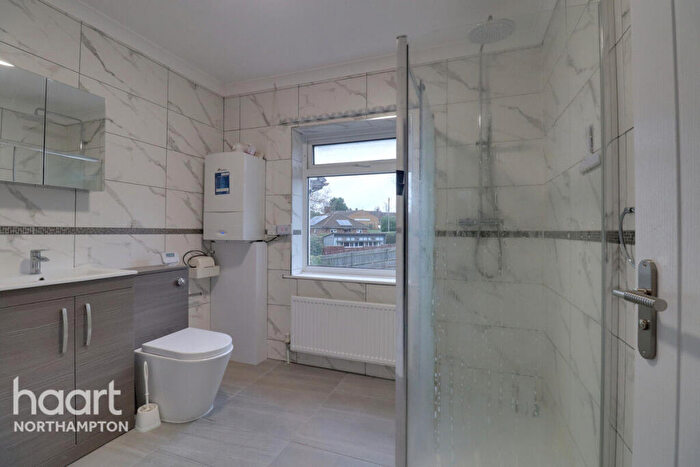 2 Bedroom End Of Terrace House To Rent In Countess Road, Northampton, NN5
