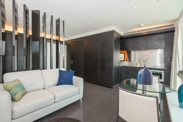 Studio To Rent In Pan Peninsula Square, London, E14