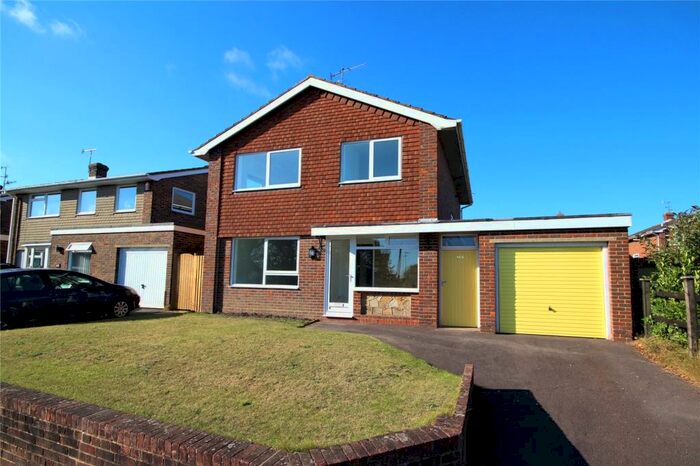 3 Bedroom Detached House To Rent In Upper Brighton Road, Worthing, West Sussex, BN14