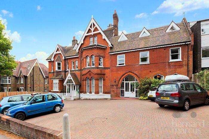 3 Bedroom Apartment To Rent In Shepherds Hill, London, N6