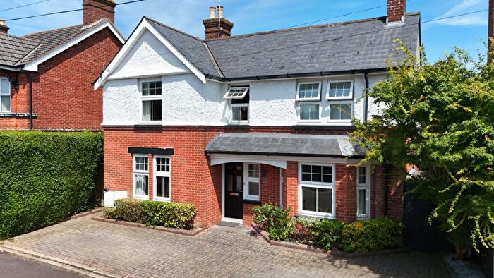 4 Bedroom Detached House For Sale In Middleton Road, Ringwood, Hampshire, BH24