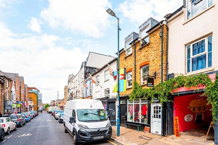 1 Bedroom Flat For Sale In Old London Road, Kingston, Kingston Upon Thames, KT2