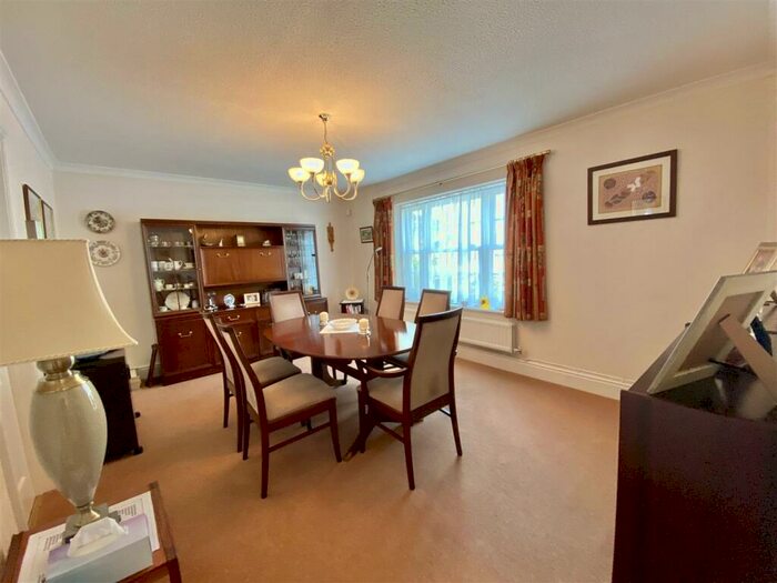 5 Bedroom Detached House For Sale In High View, Chepstow, NP16