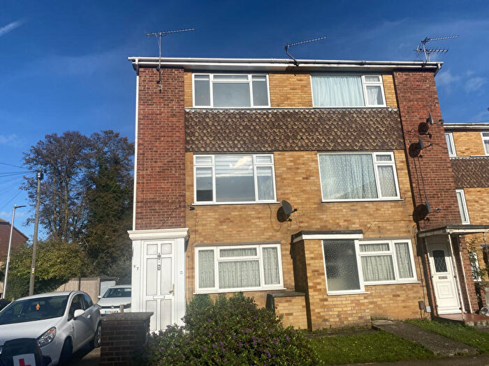 2 Bedroom Maisonette To Rent In Scott Avenue, Gillingham, Kent, ME8