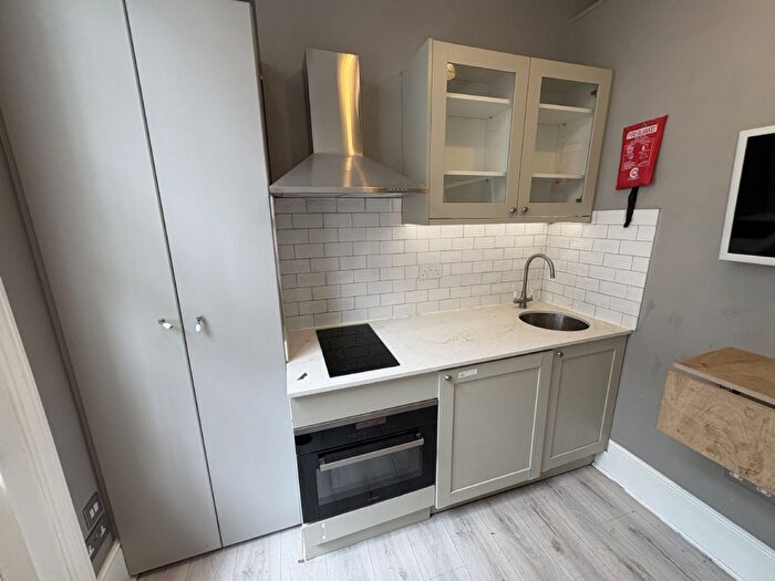 Apartment To Rent In Studio Flat, Gloucester Place, Baker Street, NW1