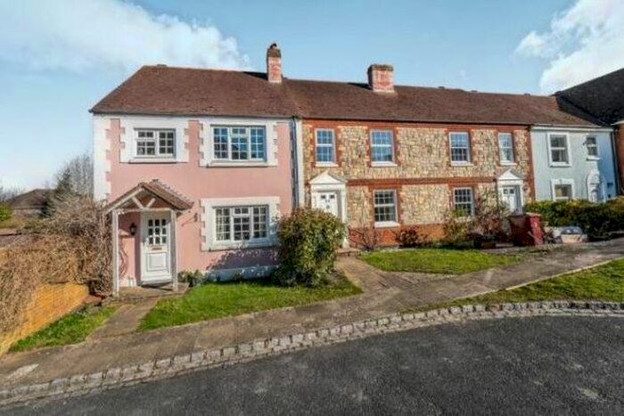 3 Bedroom Property To Rent In Poplar Way, Midhurst, GU29