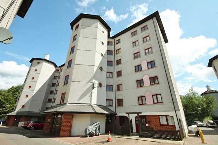 1 Bedroom Flat To Rent In Eleanor Way, Waltham Cross, EN8