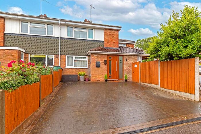 4 Bedroom Semi-Detached House For Sale In Deans Gardens, St. Albans, AL4