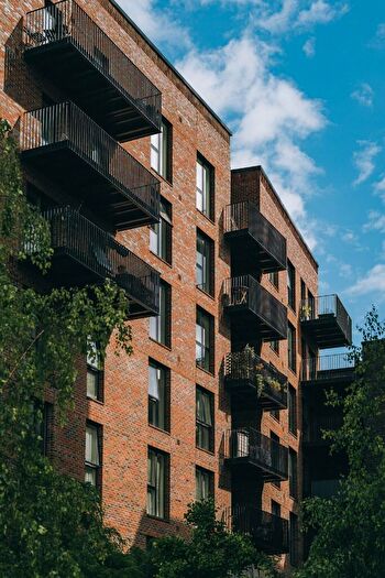 2 Bedroom Apartment To Rent In Martel Place, London, E8