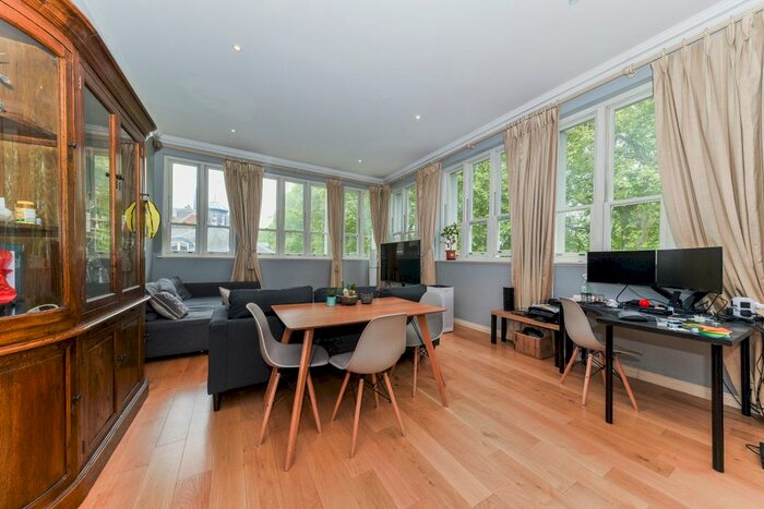 3 Bedroom Flat To Rent In Vincent Square, Westminster London, SW1P
