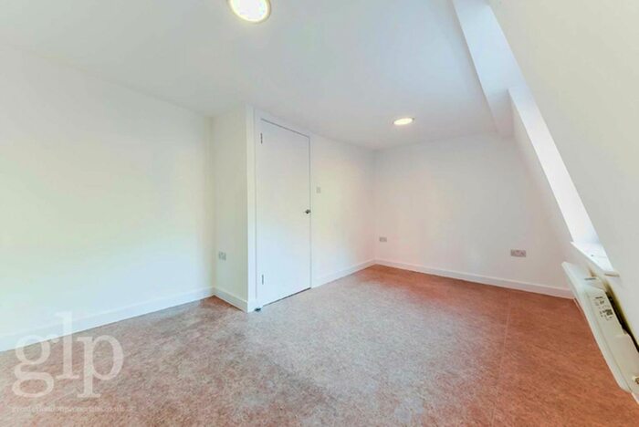 2 Bedroom Flat To Rent In Newport Court, Soho, WC2H